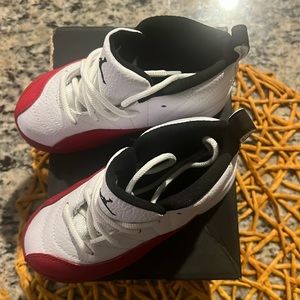 Jordan 12 retro lifestyle sneakers, cherry 2023